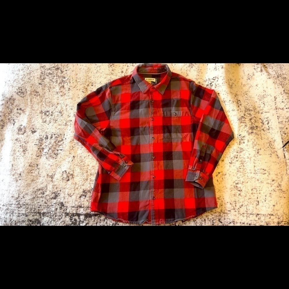 MAGELLAN - Cotton long sleeve button shirt.
